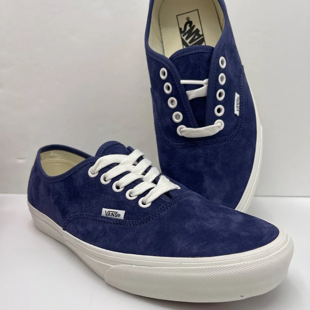 Vans WMNS Authentic
Pig Suede Deep Twilight Sneakers
VN000D7YEMT - Picture 16 of 16